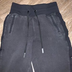 Lululemon joggers
